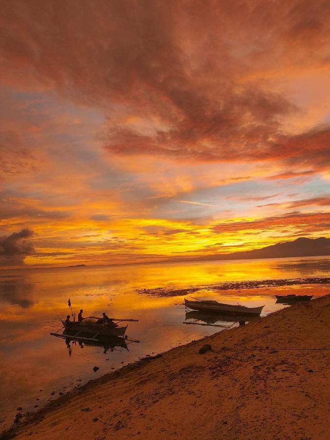 White Bada Guesthouse Siquijor Esterno foto