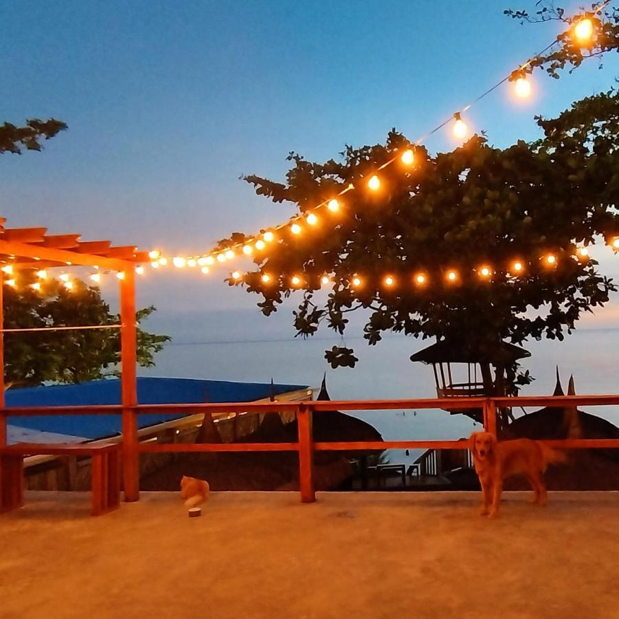 White Bada Guesthouse Siquijor Esterno foto