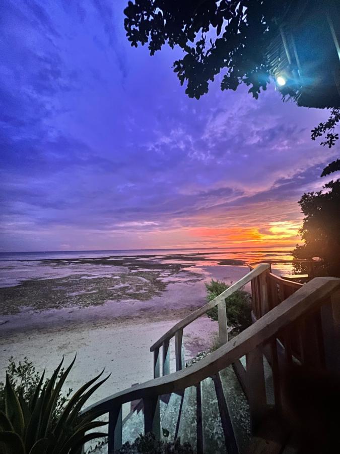 White Bada Guesthouse Siquijor Esterno foto